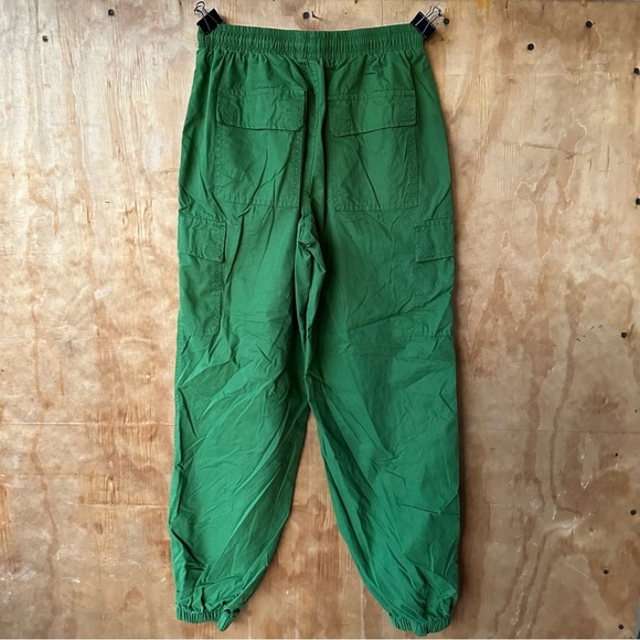 Forever 21 Kelly Green Pull On Cargo Joggers - Picture 3 of 10